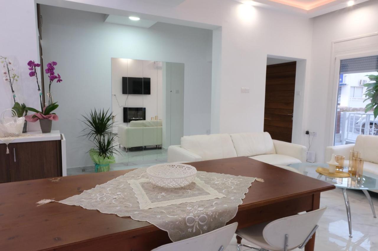 Luxury Fani House Next To Harbor Area With Jacuzzi Apartment Paphos Exterior foto