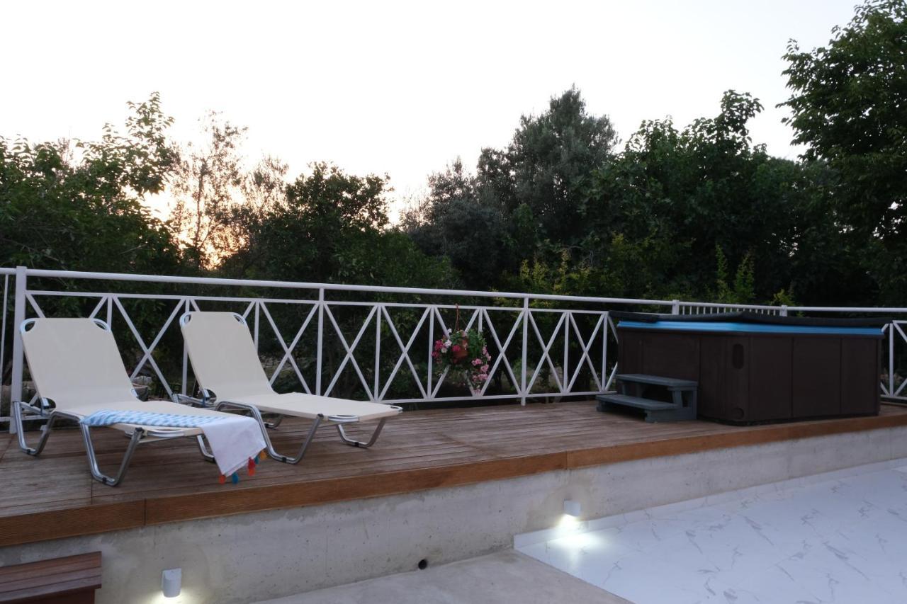 Luxury Fani House Next To Harbor Area With Jacuzzi Apartment Paphos Exterior foto